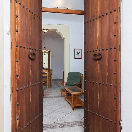 Villa Can Roques Blanques *
